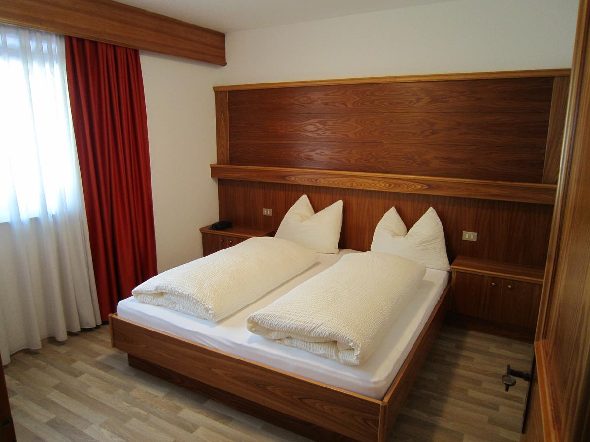 Aparthotel Garni Haus Hubertus Маллес-Веноста Экстерьер фото